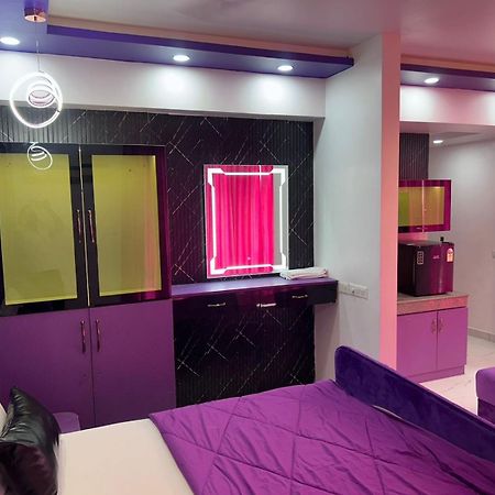Dolphin Inn & Suites Manhattan 勒克瑙 外观 照片