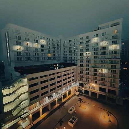 Dolphin Inn & Suites Manhattan 勒克瑙 外观 照片