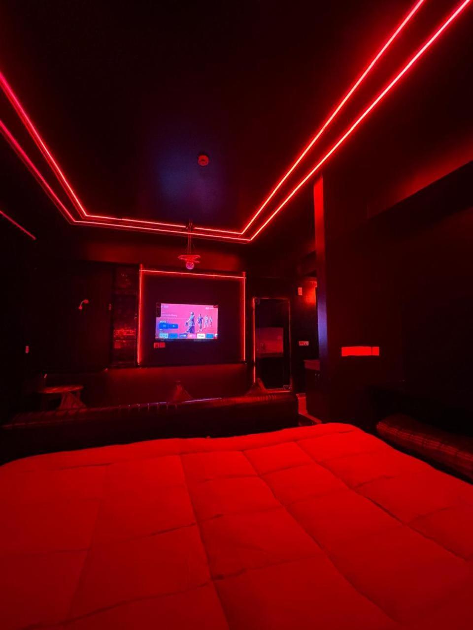 Dolphin Inn & Suites Manhattan 勒克瑙 外观 照片