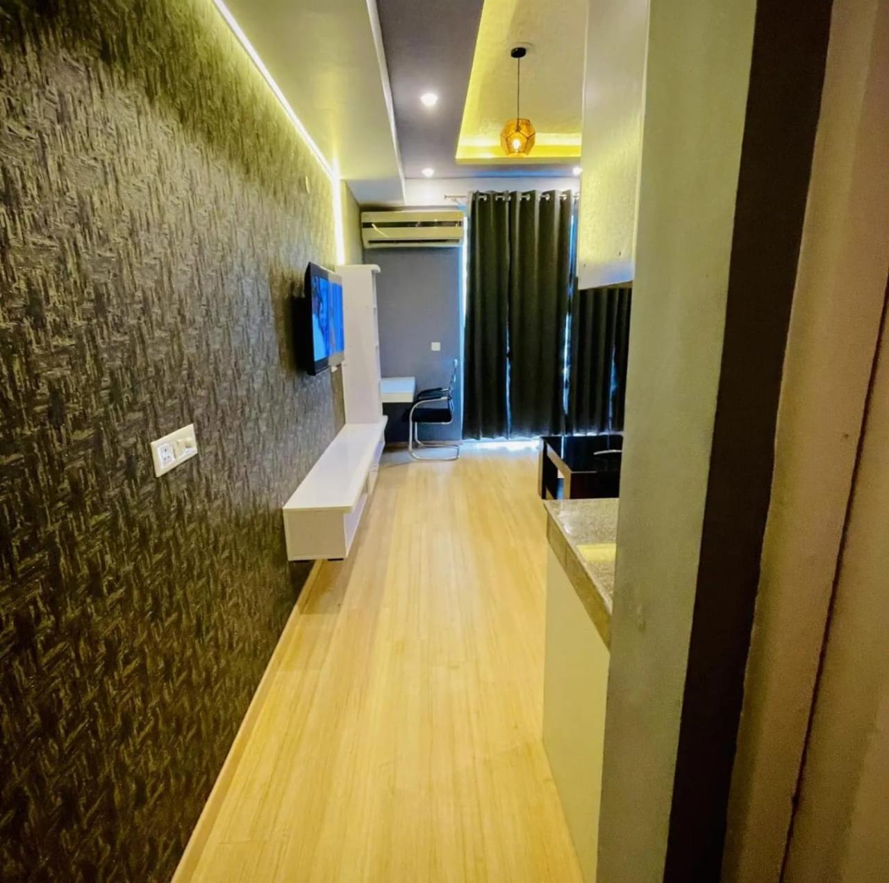 Dolphin Inn & Suites Manhattan 勒克瑙 外观 照片