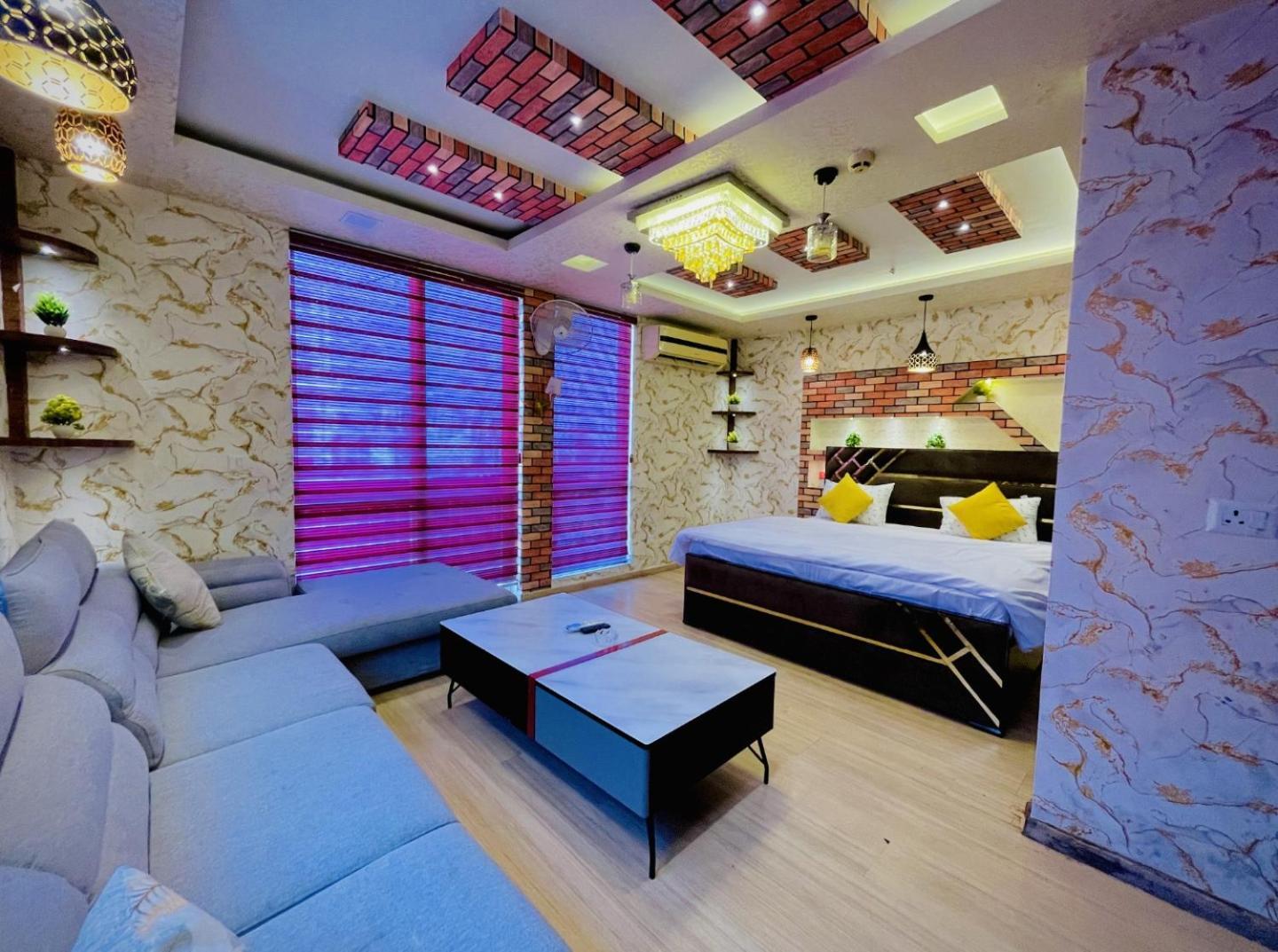 Dolphin Inn & Suites Manhattan 勒克瑙 外观 照片